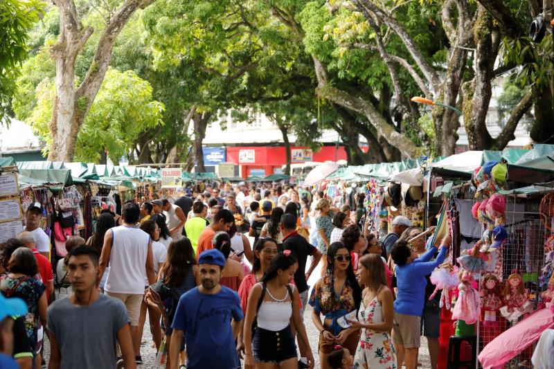 Praça da República tem comércio ambulante