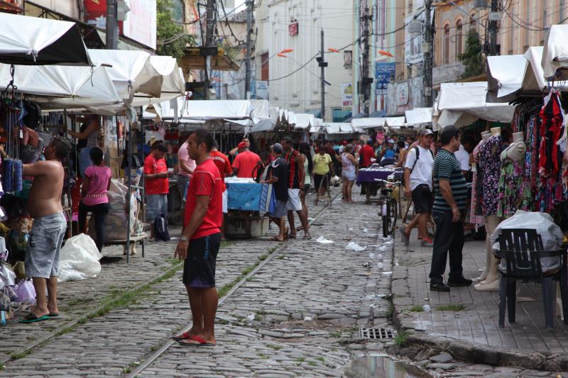 Centro comercial de Belém abre aos domingos durante o mês de dezembro ...