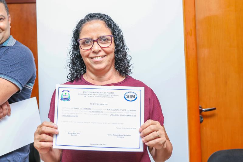Seder entrega certificado do Selo de Inspeção Municipal. - REDEPARÁ